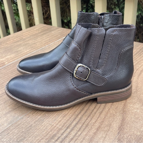 Clarks Collection Women's Boots Ankle Booties Camzin Loop Brown - Picture 1 of 7